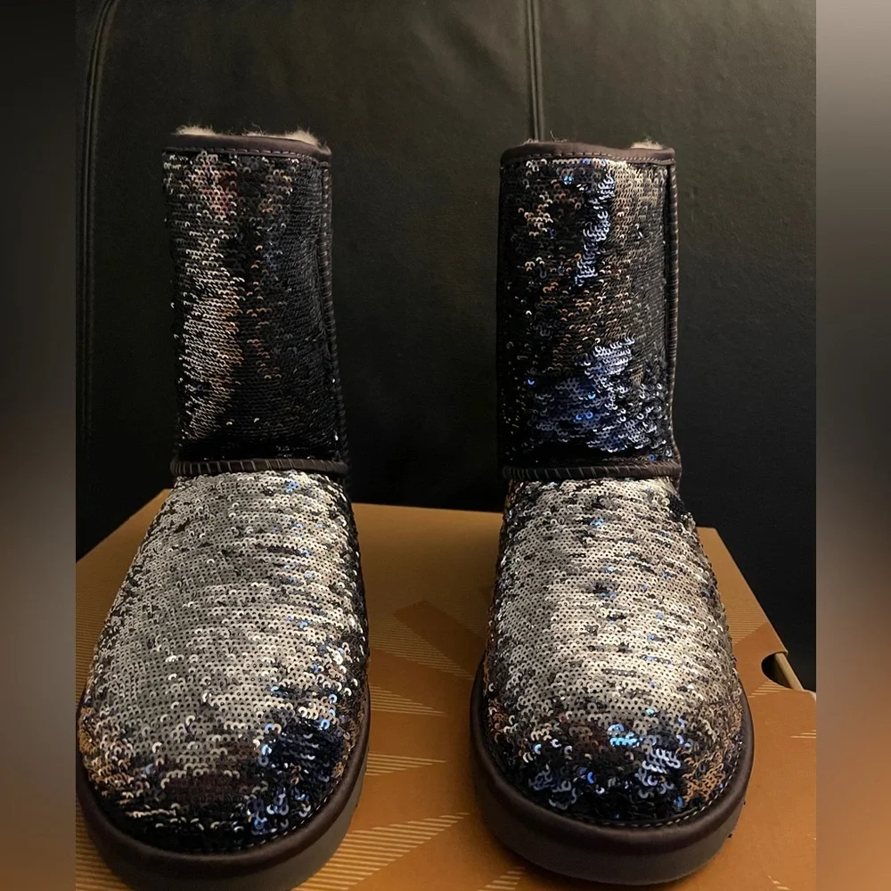 Women Classic Short Sparkles Sequin Ugg Boots Silver and Blue Size 8 NEW